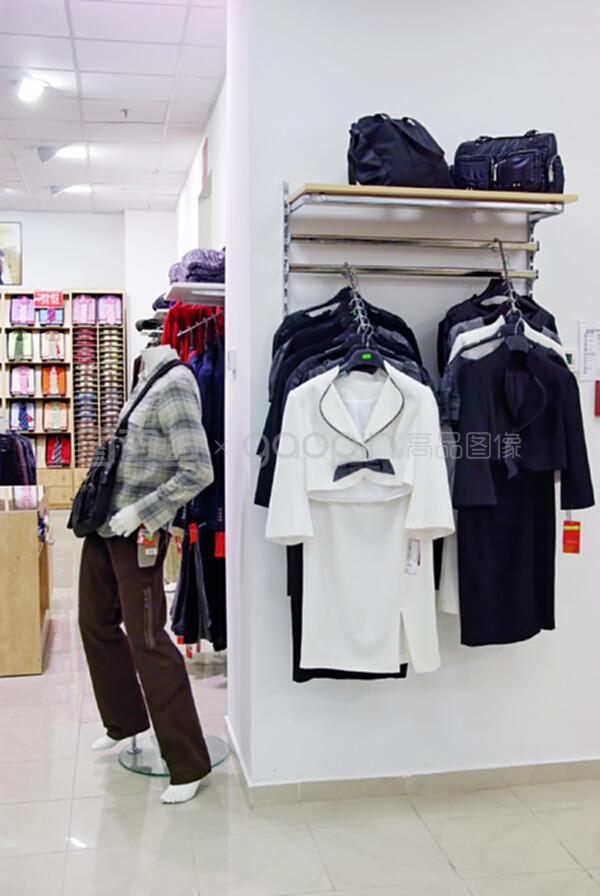 布藝風尚 傳統布店的現代轉型與服飾零售新貌